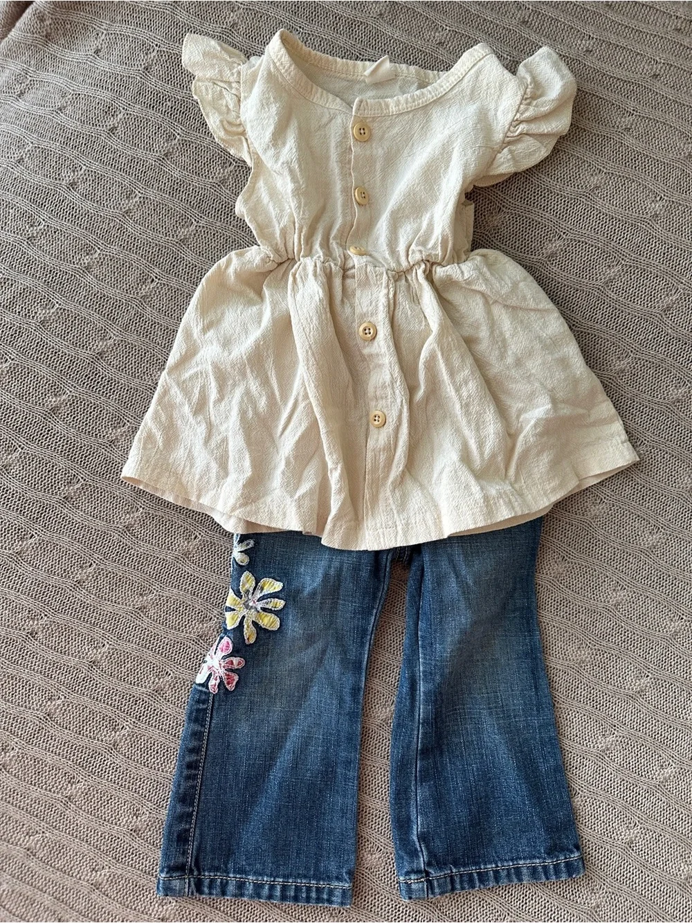 EUC 4pc Baby Girl Mix’n’Match Outfit Set, Cream & Jeans, 18-24 Months